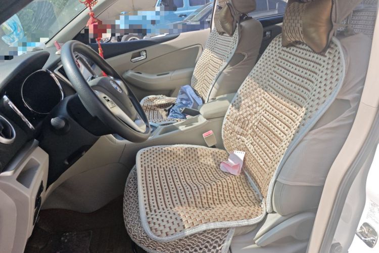 Used Venucia T70 2015 2.0L CVT Smart Edition
