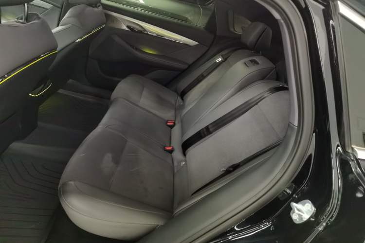 Used VOYAH PASSION 2024 PHEV Four-Wheel Drive Ultra-Long Range Flagship Model Left Rear Seat