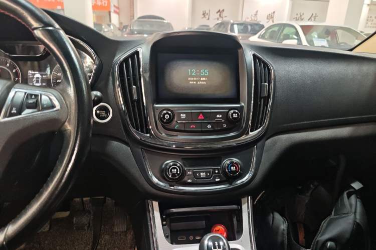 Used Baojun 560 2015 1.8L manual luxury version