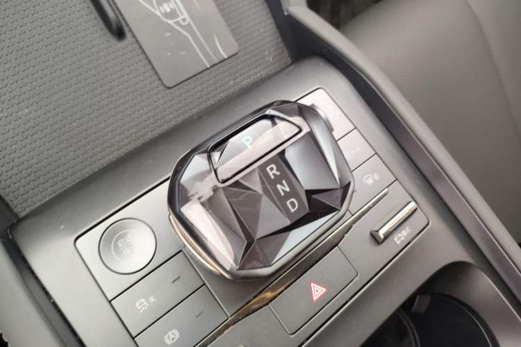 Used BYD Qin L 2024 DM-i 80KM Beyond Model Gear Lever