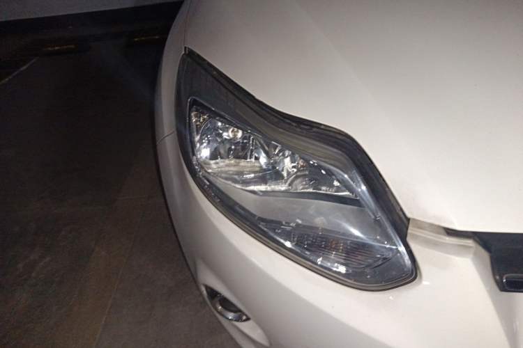 Used Ford Focus 2012 Sedan 1.6L Manual Fashion Edition
