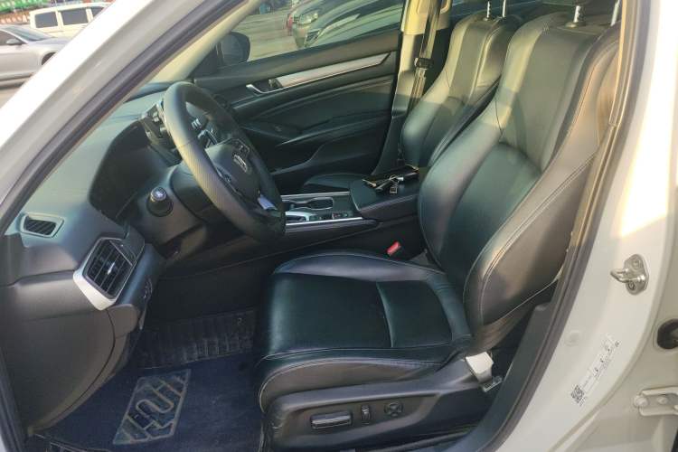 Used Honda Accord 2018 260TURBO Prestige Edition China VI Left Front Seat