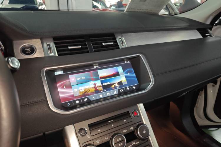 Used Land Rover Range Evoque 2018 240 PS SE Smart Brilliance Edition
