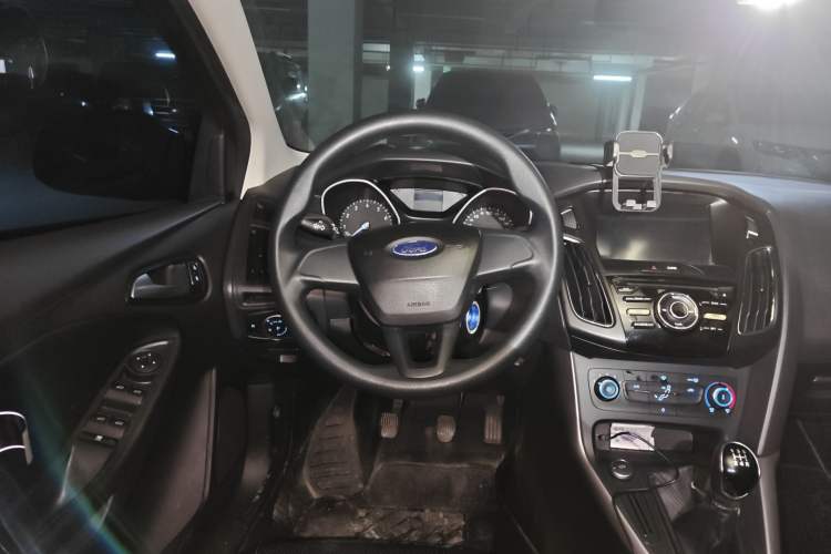 Used Ford Focus 2017 Hatchback 1.6L Manual Comfort Plus SmartDrive Edition
