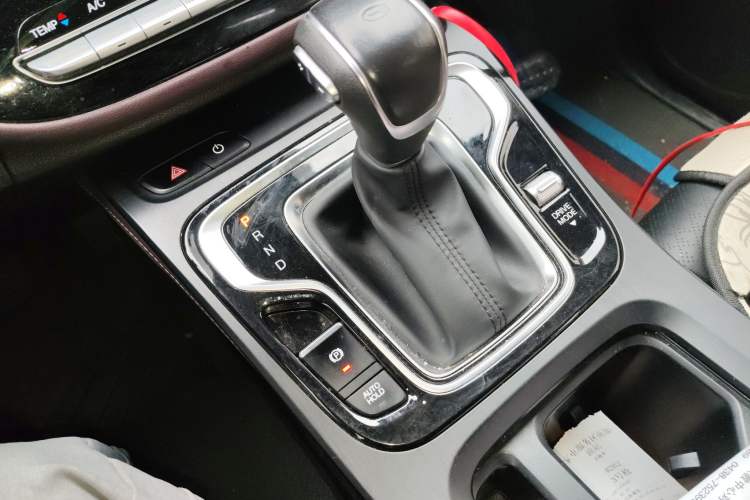 Used GAC Trumpchi M6 2021 270T DCT Luxury Edition (7-seater) Gear Lever