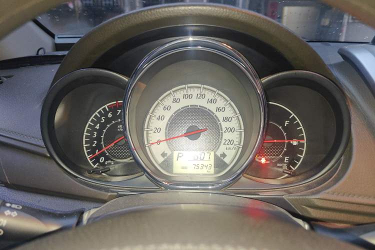 Used Toyota YARiS L Zhi Xuan 2015 1.5G Automatic Orange Limited Edition