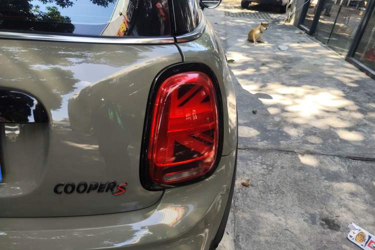 Used MINI MINI 2018 2.0T COOPER S Artist