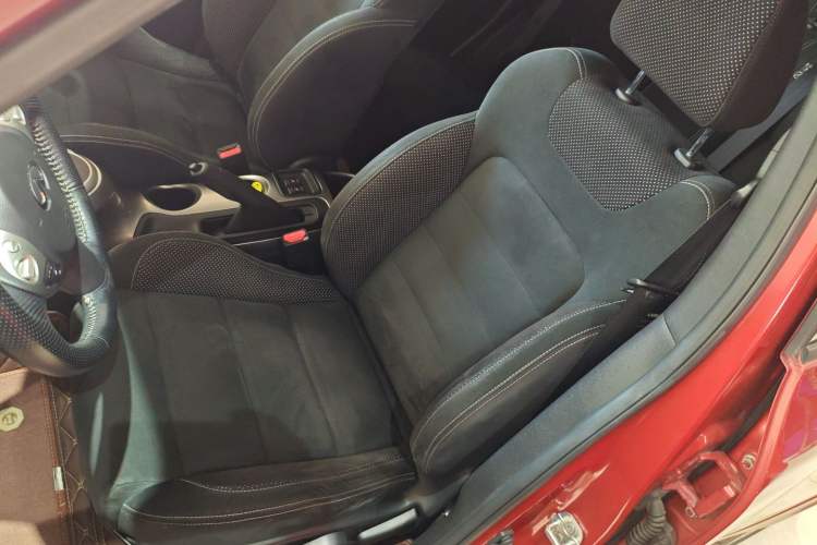 Used Infiniti ESQ 2014 1.6L Spontaneous Edition