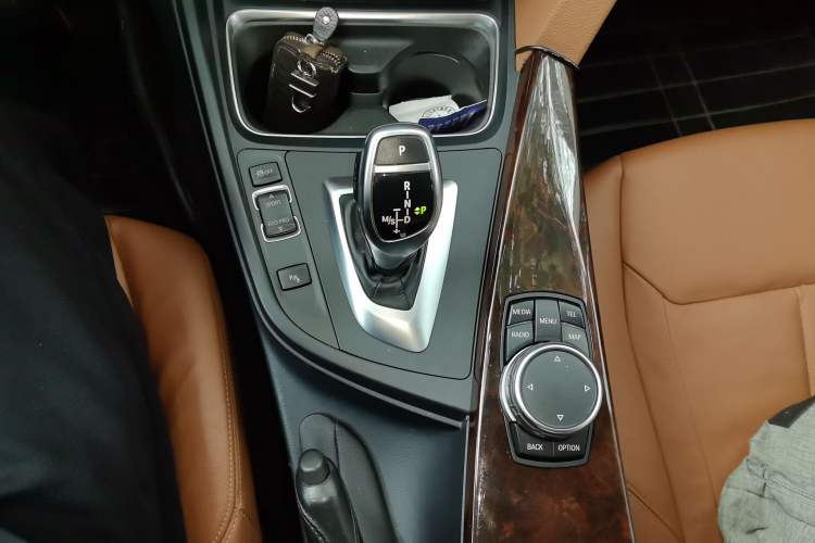 Used BMW 3 Series 2015 320Li Luxury Design Package Premium Edition