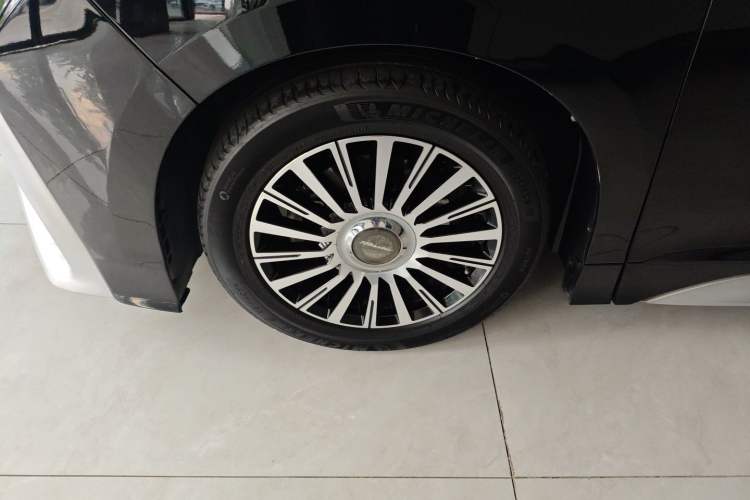 Used GAC Trumpchi M8 2023 Facelift Master Series 390T Four-Seat Deluxe Edition Left Front Wheel Hub