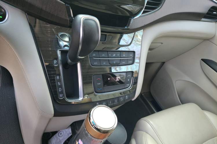 Used Buick GL8 2017 ES 28T Comfort Model China V Standard