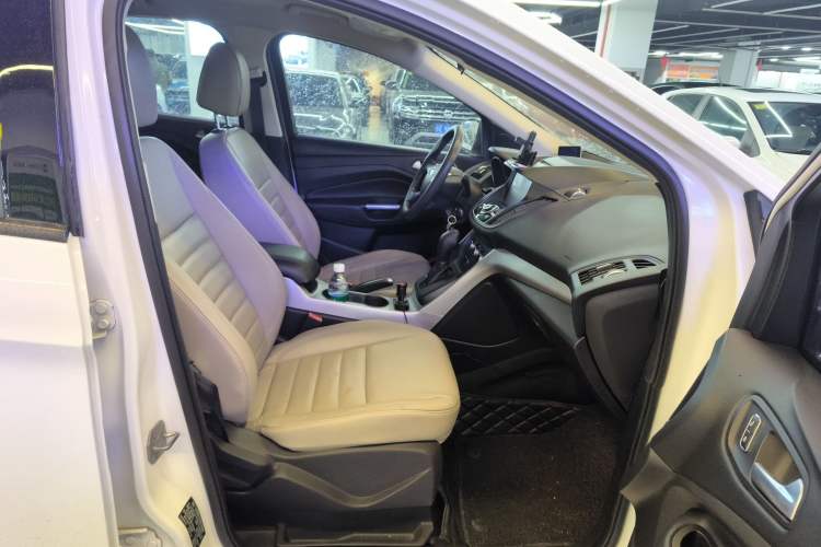 Used Ford Kuga 2013 1.6L GTDi Two-Wheel-Drive Comfort Model
