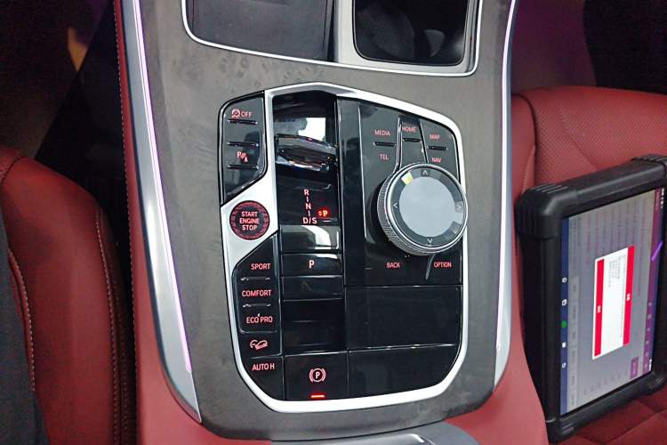 Used BMW X5 2023 xDrive 30Li Luxury M Sport Package Gear Lever