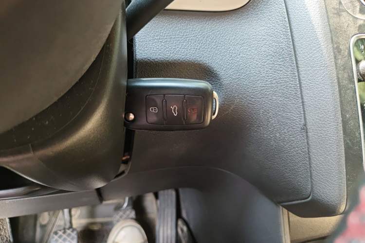 Used Volkswagen Touran 2013 1.4T Manual Fashion Edition 5 Seats Vehicle Key