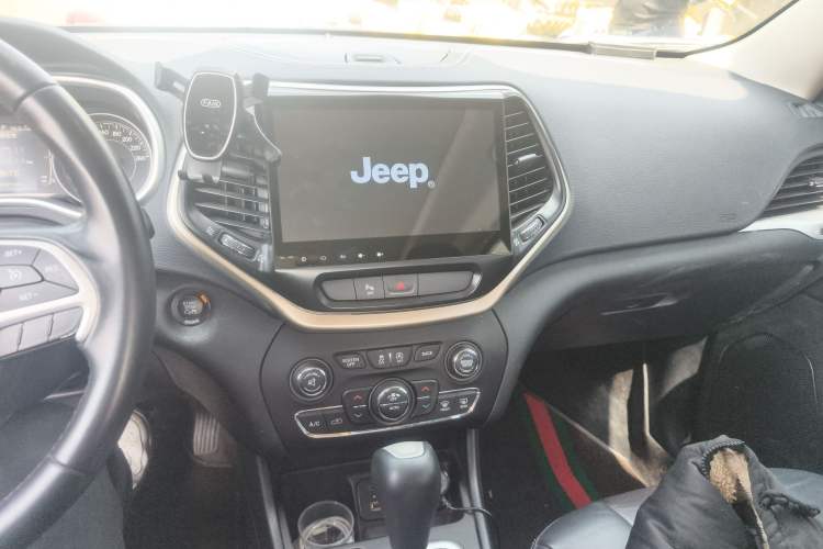 Used Jeep Cherokee 2016 2.4L Leading Edition