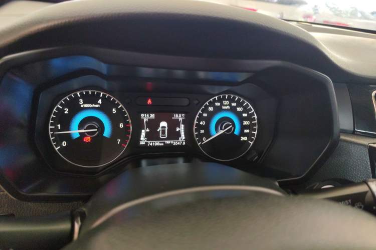 Used Dongfeng Fengon 580 2017 1.5T Manual Luxury Model