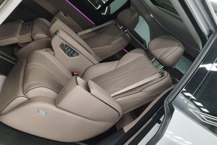 Used XPeng X9 2025 740 Ultra-Long Range Max