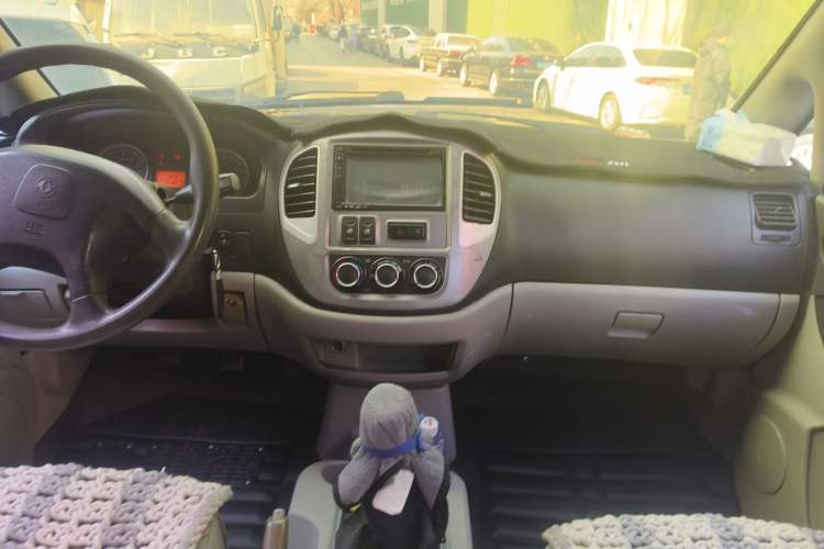 Used FORTHING Lingzhi 2015 M3 1.6L 7-Seater Standard Model Audio And AC Panel