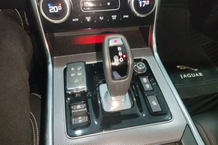 Used Jaguar XEL 2020 2.0T 200 PS R-DYNAMIC S Advanced Sport Edition
