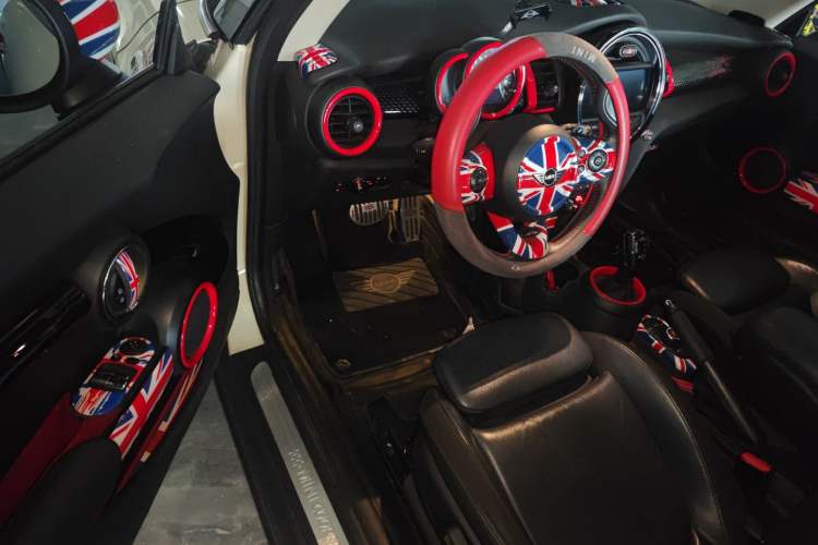 Used MINI 2019 2.0T COOPER S Classic Edition
