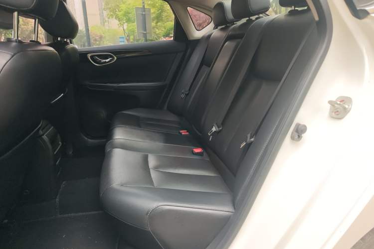 Used Nissan Sylphy 2019 1.6XV CVT Smart Connect Luxury Edition China V Standard Left Rear Seat