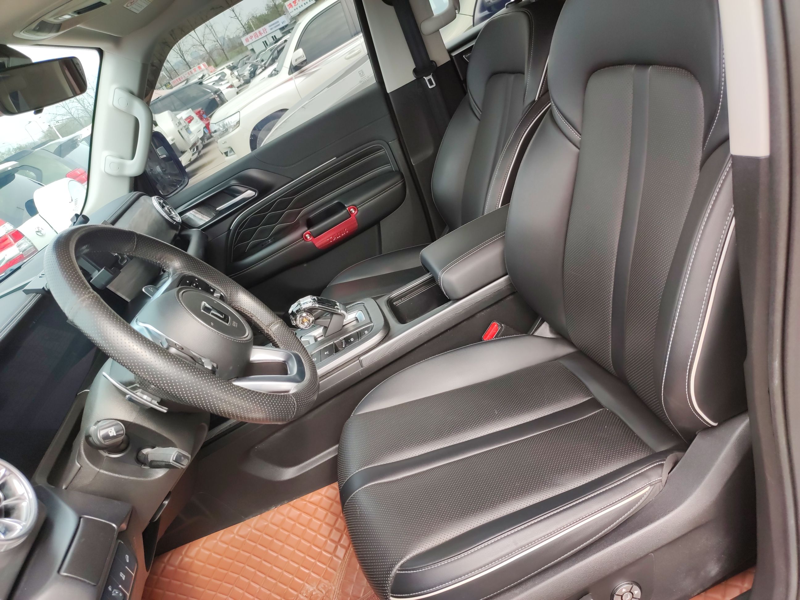 Переднее сиденье в автомобиле