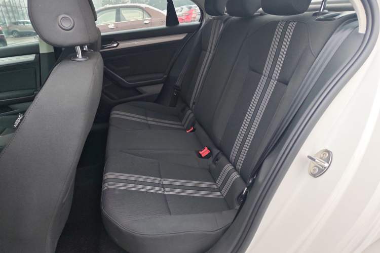 Used Volkswagen Lamando 2015 230TSI DSG Fashion Edition
