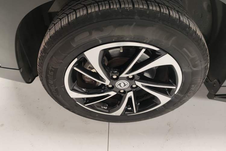 Used Dongfeng Fengon S560 2018 1.8L CVT Urban Model 5 Seats Exterior 4