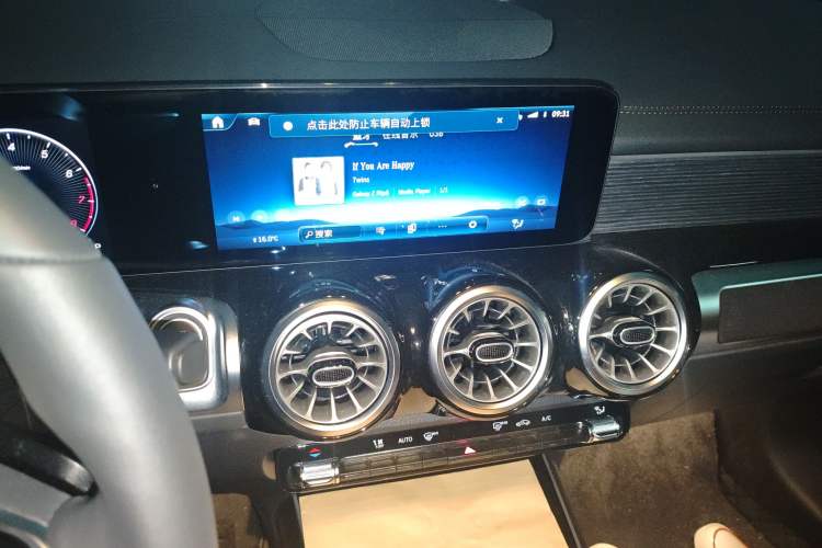 Used Mercedes-Benz GLB 2025 GLB 220 4MATIC