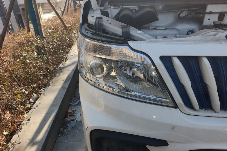 Used CHANGAN KAICHENG Ruixing EM80 2023 Side-Hinged 6-Seater Comfort Version 38.7 kWh Right Front Headlight
