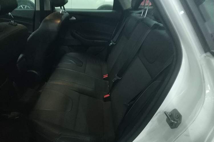 Used Ford Focus 2012 Sedan 1.6L Automatic Fashion Edition