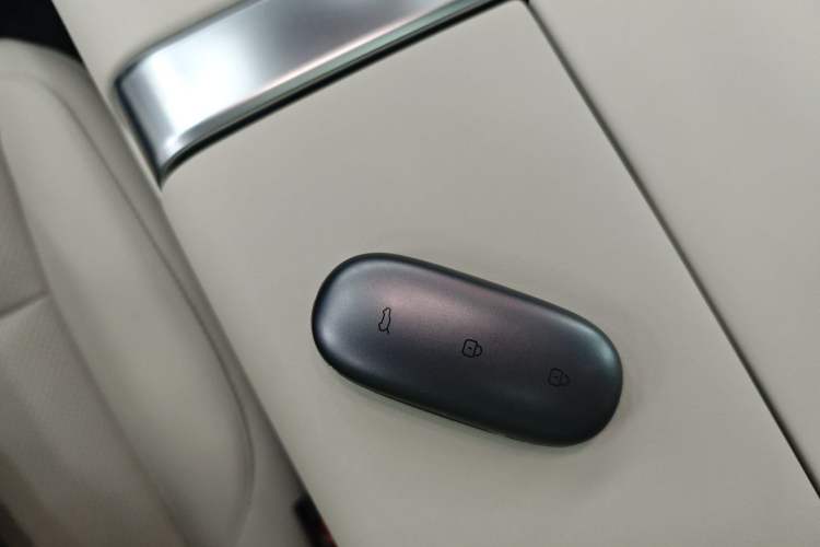 Used Li Auto L8 2023 Pro Model
