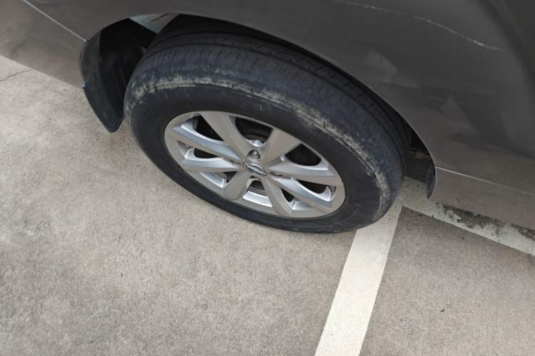 Used Jinbei New Hiace S 2021 1.5L Business-Class Central Air-Conditioned Coach China VI Standard SWC15M Right Rear Wheel Hub