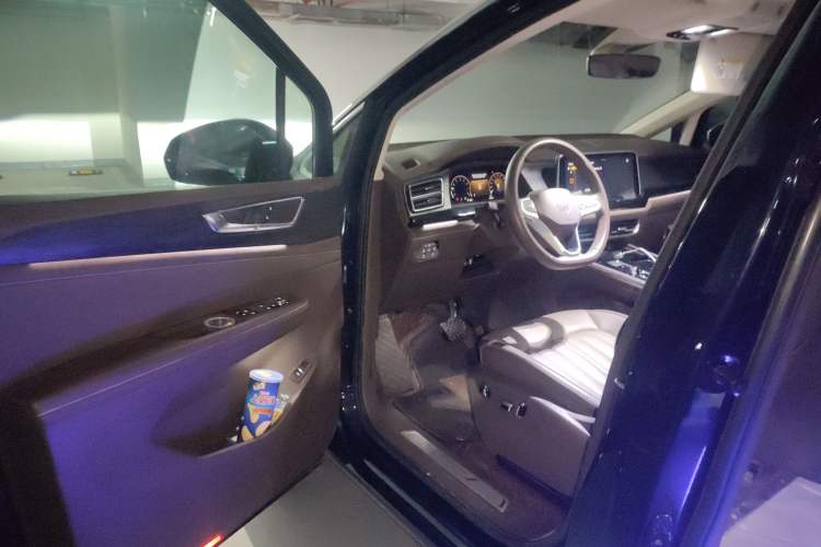 Used Volkswagen Viloran 2024 330TSI Luxury Edition Driver Seat