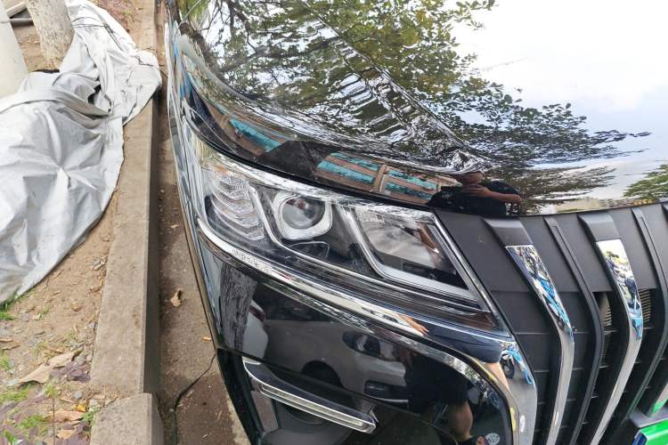 Used BAW Ruisheng Ace M7 2025 2.0L Automatic Long Wheelbase Flagship Version 7 Seats Right Front Headlight