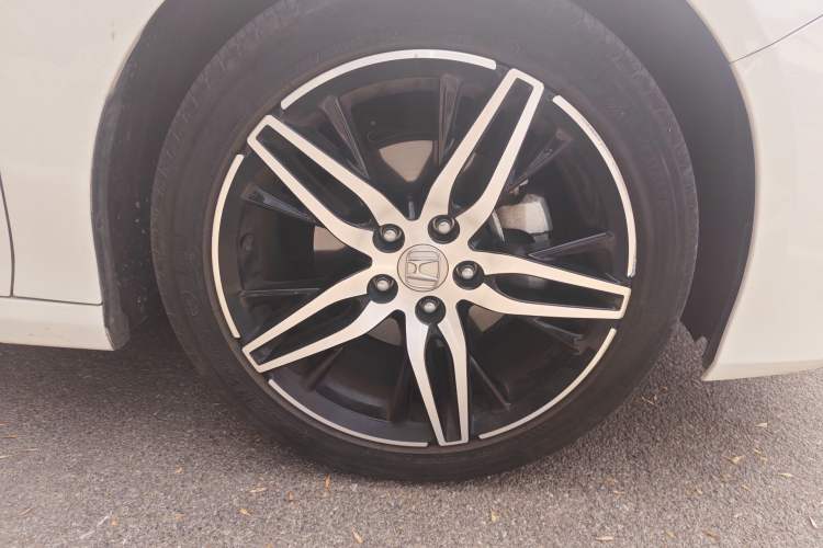 Used Honda Accord 2022 260TURBO Phantom Night · Prestige Edition Right Front Wheel Hub