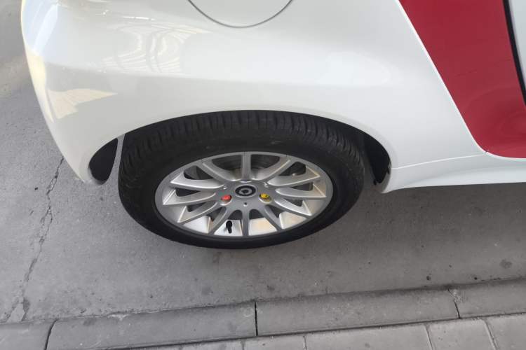 Used smart fortwo 2012 1.0 MHD Hardtop Comfort Edition Right Rear Wheel Hub