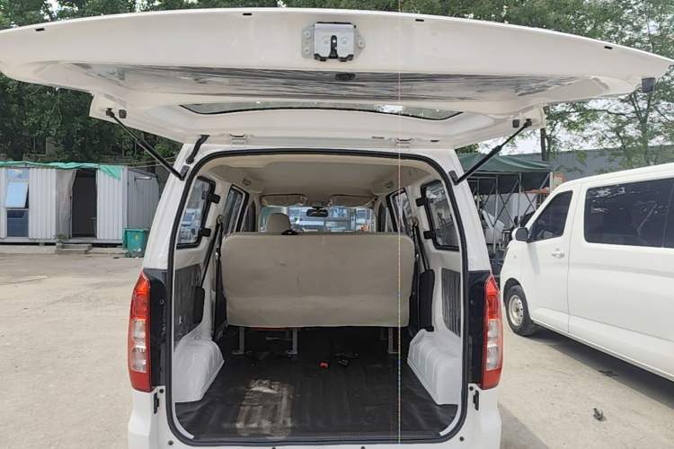 Used Wuling Hongguang V 2022 1.5L Jingqu Edition Electric-Assist LAR Trunk