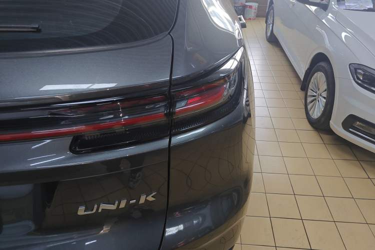 Used Changan UNI-K iDD 2024 ZhiDian iDD 1.5T 135km Smart Leading Model
