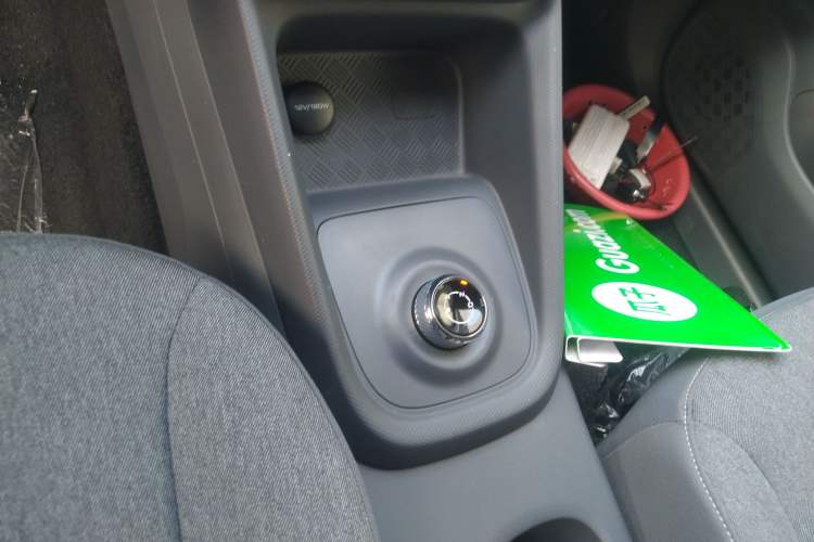 Used Wuling Hongguang New Energy 2024 All-Electric Model 300KM Practical Version