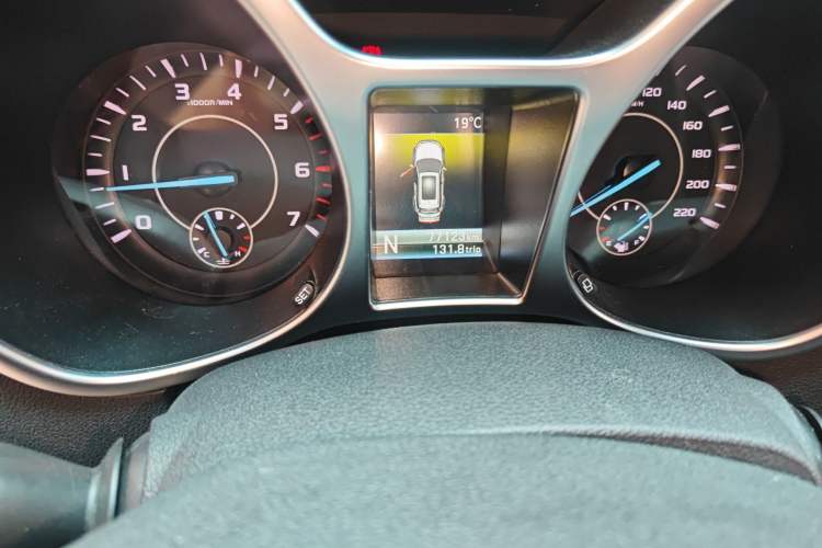 Used JMC Yusheng S330 2016 1.5L GTDi Automatic Two-Wheel Drive Prestige Edition Odometer Close Up