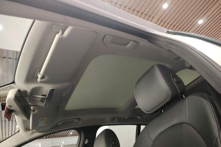 Used Mercedes-Benz C-Class 2015 C 200 station wagon