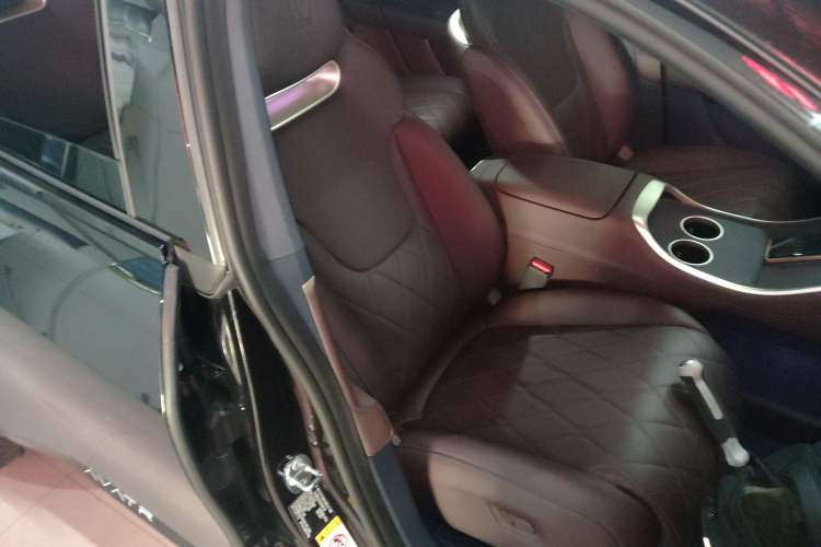 Used Avatr 11 2025 Ultra Extended-Range Edition Right Front Seat