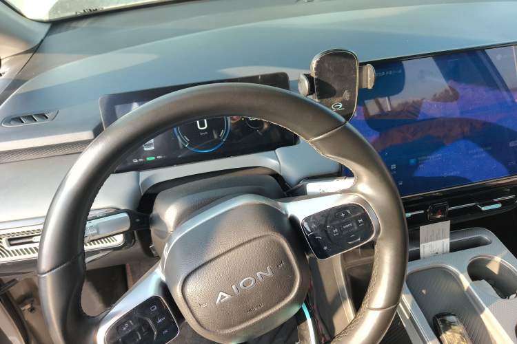 Used AION Y 2024 Younger