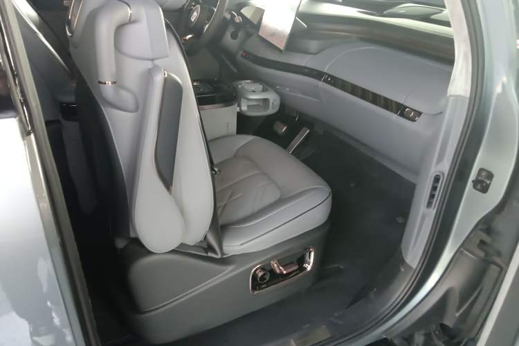 Used Zeekr MIX 2025 Long-Range Intelligent Driving Edition
