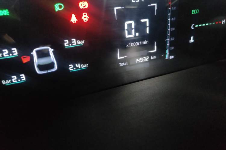 Used CHANGAN Eado 2025 Blue Whale 1.5T 500Bar Prestige Model Odometer Close Up