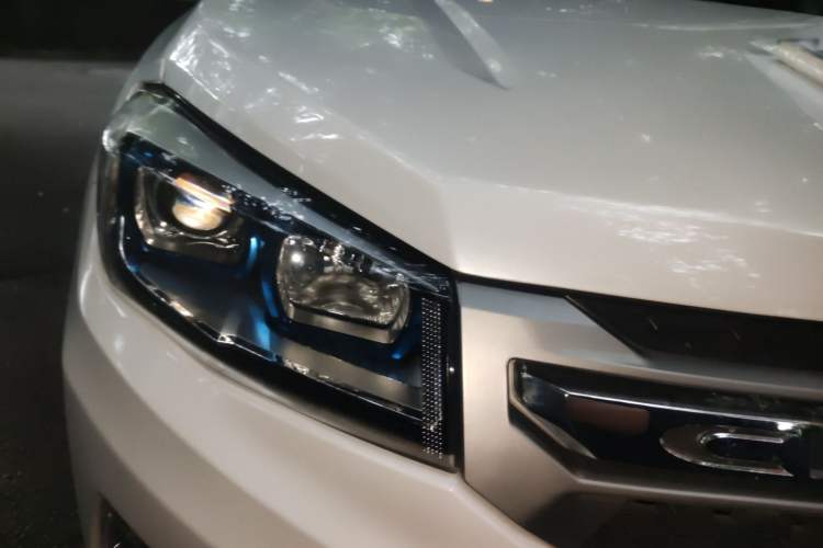 Used CHANGAN CS75 2016 1.8T Automatic Elite Model China V Standard Right Front Headlight