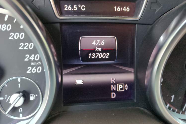 Used Mercedes-Benz M-Class 2012 ML 350 Sport Edition Odometer Close Up