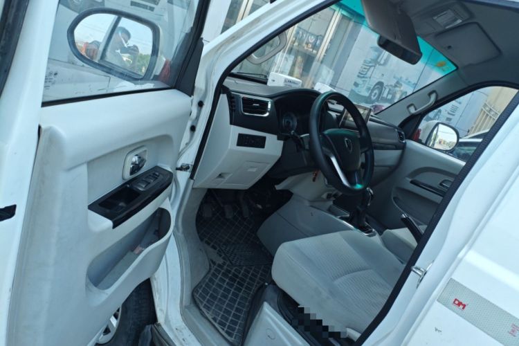 Used Jinbei New Hiace S 2023 1.5L Wealth Edition Van 2/5-Seater Non-Air-Conditioned Version SWC15M Driver Seat