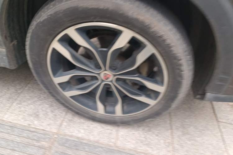 Used Roewe RX5 2016 20T Two-Wheel Drive Automatic Internet Smart Edition
